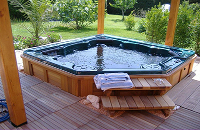 jacuzzi-outdoor-hot-tubs1
